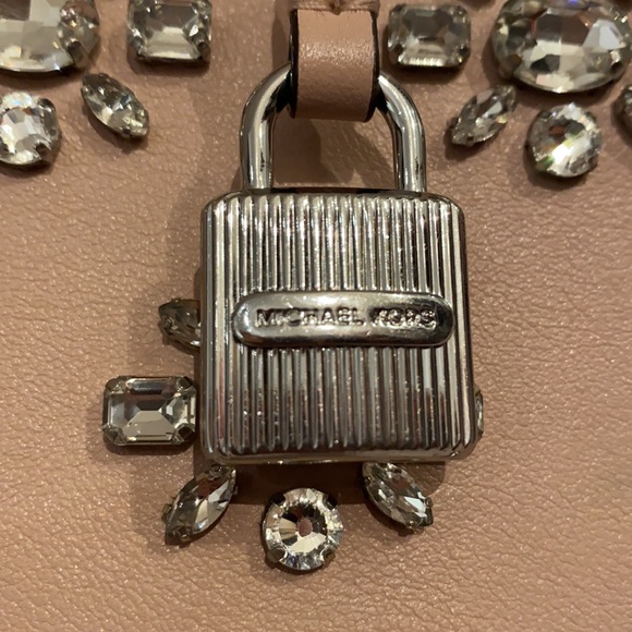 Michel Kors Mercer Medium Saffiano with crystals - Picture 5 of 11